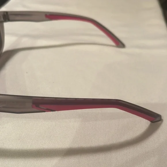 REEBOK RBOP 2103 matte black plastic frames, pink/gold lens.Comfort nose pads - Picture 8 of 9